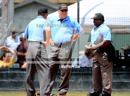 Thumbnail 1 in Berwick vs. Grant (LHSAA 3A Quarterfinal Playoff) photogallery.