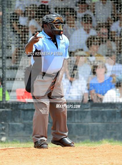 Thumbnail 1 in Berwick vs. Grant (LHSAA 3A Quarterfinal Playoff) photogallery.