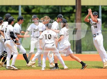 Thumbnail 2 in Berwick vs. Grant (LHSAA 3A Quarterfinal Playoff) photogallery.