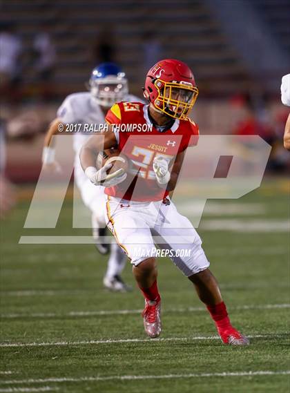 Thumbnail 2 in Jesuit vs. Christian Brothers (Holy Bowl 2017) photogallery.