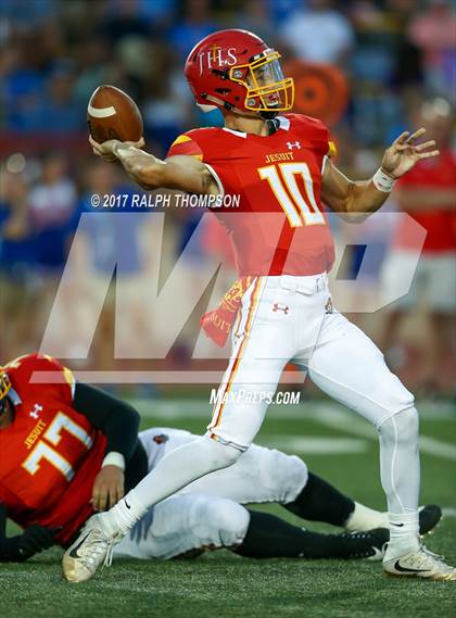 Thumbnail 2 in Jesuit vs. Christian Brothers (Holy Bowl 2017) photogallery.