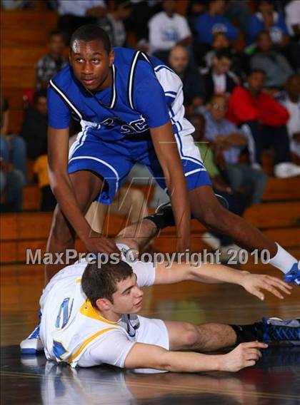 Thumbnail 2 in Gahr vs. Price (Pangos Dream Classic) photogallery.
