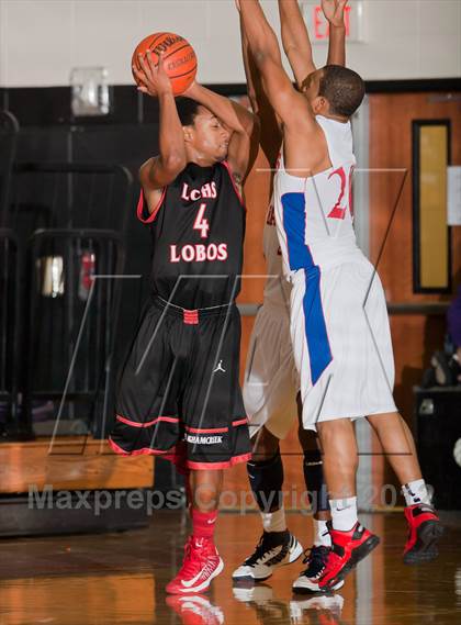 Thumbnail 2 in Langham Creek vs. Dawson (McDonald's Texas Invitational) photogallery.