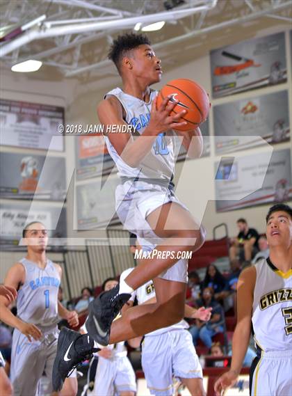 Thumbnail 2 in Godinez vs. Canyon Springs (Rancho Mirage Holiday Invitational) photogallery.