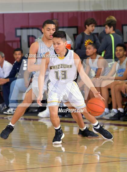 Thumbnail 3 in Godinez vs. Canyon Springs (Rancho Mirage Holiday Invitational) photogallery.