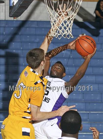 Thumbnail 1 in University vs. Stony Point photogallery.