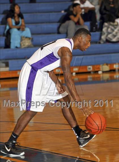 Thumbnail 1 in University vs. Stony Point photogallery.