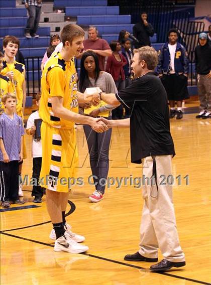 Thumbnail 1 in University vs. Stony Point photogallery.