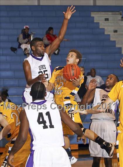 Thumbnail 1 in University vs. Stony Point photogallery.
