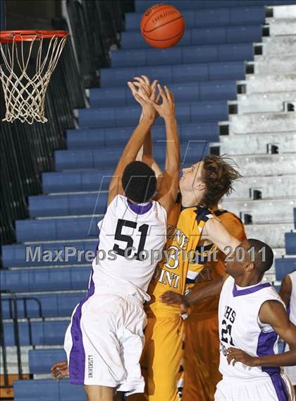 Thumbnail 3 in University vs. Stony Point photogallery.
