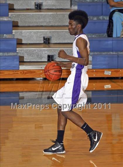 Thumbnail 3 in University vs. Stony Point photogallery.