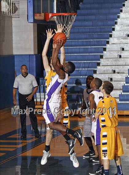 Thumbnail 1 in University vs. Stony Point photogallery.