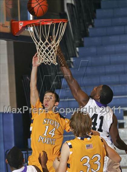 Thumbnail 1 in University vs. Stony Point photogallery.