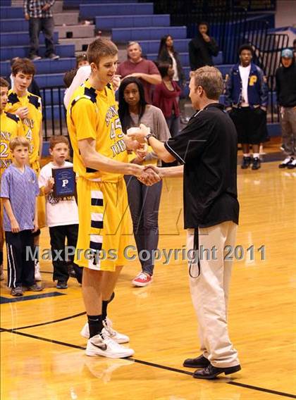 Thumbnail 3 in University vs. Stony Point photogallery.
