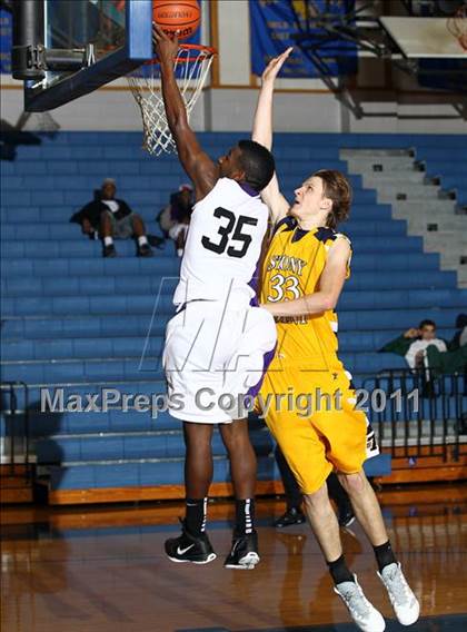 Thumbnail 2 in University vs. Stony Point photogallery.