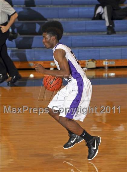 Thumbnail 1 in University vs. Stony Point photogallery.