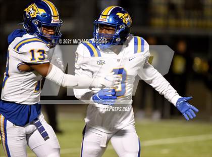 Thumbnail 1 in Bentonville vs. North Little Rock (AAA 7A Quarterfinal Playoff) photogallery.
