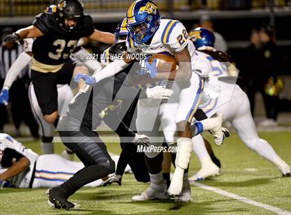Thumbnail 2 in Bentonville vs. North Little Rock (AAA 7A Quarterfinal Playoff) photogallery.