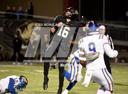 Thumbnail 2 in Bentonville vs. North Little Rock (AAA 7A Quarterfinal Playoff) photogallery.