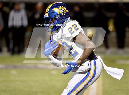 Thumbnail 2 in Bentonville vs. North Little Rock (AAA 7A Quarterfinal Playoff) photogallery.