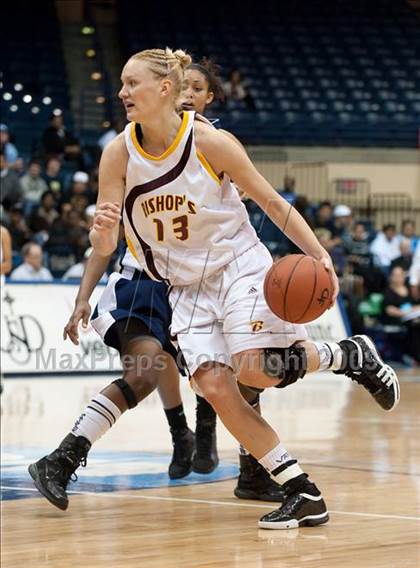 Thumbnail 3 in Bishop's vs Mater Dei (CIF SDS D4 Final) photogallery.