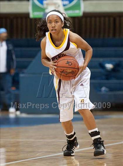 Thumbnail 2 in Bishop's vs Mater Dei (CIF SDS D4 Final) photogallery.