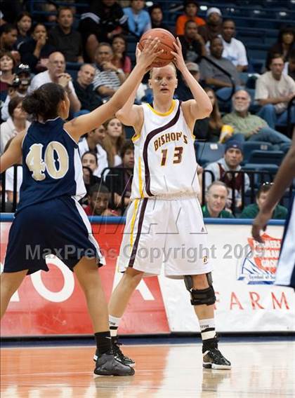 Thumbnail 3 in Bishop's vs Mater Dei (CIF SDS D4 Final) photogallery.
