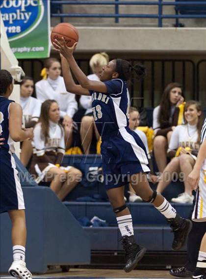 Thumbnail 1 in Bishop's vs Mater Dei (CIF SDS D4 Final) photogallery.