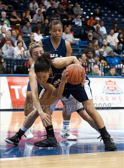 Thumbnail 2 in Bishop's vs Mater Dei (CIF SDS D4 Final) photogallery.