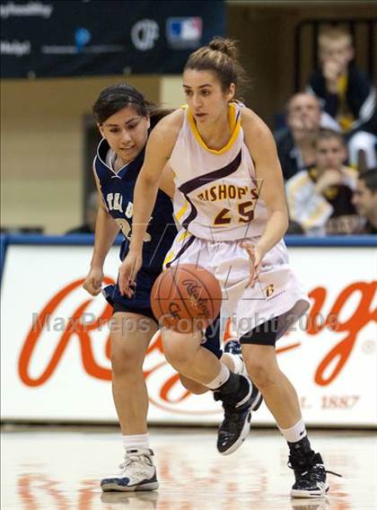 Thumbnail 3 in Bishop's vs Mater Dei (CIF SDS D4 Final) photogallery.