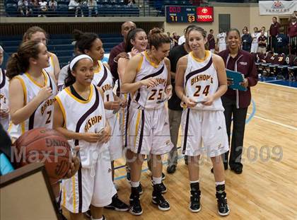 Thumbnail 3 in Bishop's vs Mater Dei (CIF SDS D4 Final) photogallery.