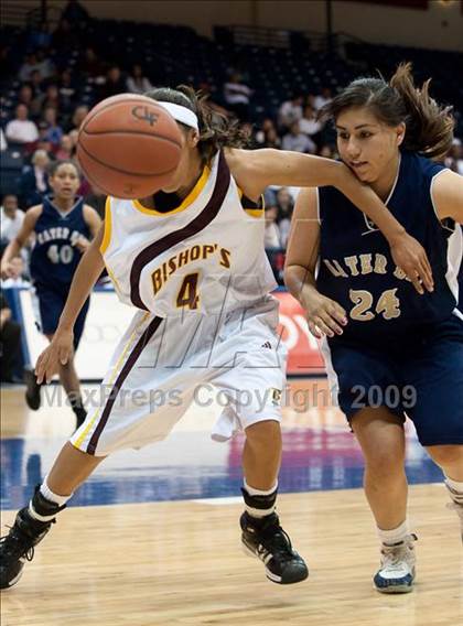 Thumbnail 1 in Bishop's vs Mater Dei (CIF SDS D4 Final) photogallery.