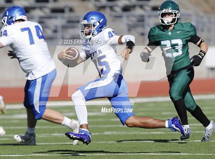 Thumbnail 1 in JV: Junipero Serra @ Sacred Heart Cathedral Preparatory photogallery.