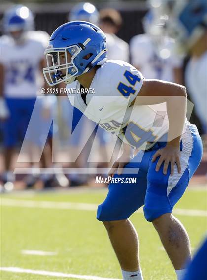 Thumbnail 1 in JV: Junipero Serra @ Sacred Heart Cathedral Preparatory photogallery.