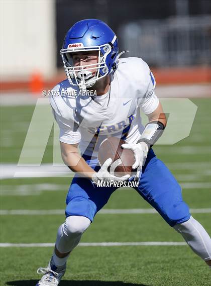 Thumbnail 2 in JV: Junipero Serra @ Sacred Heart Cathedral Preparatory photogallery.