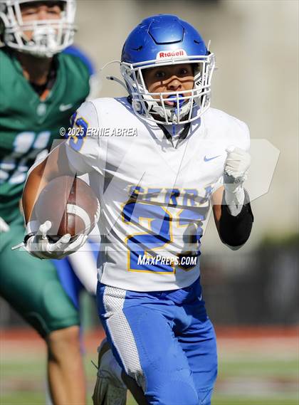 Thumbnail 2 in JV: Junipero Serra @ Sacred Heart Cathedral Preparatory photogallery.