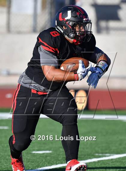 Thumbnail 2 in Helix vs. Clayton Valley Charter (Honor Bowl Series) photogallery.