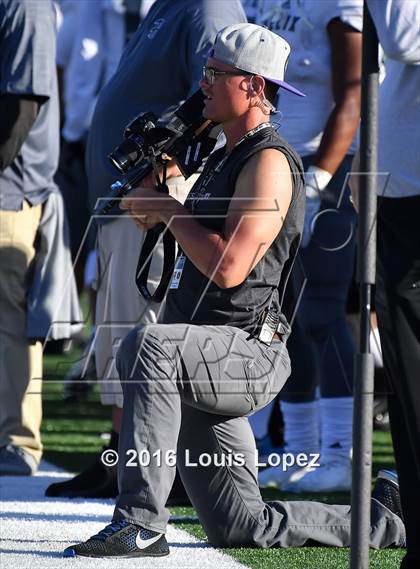 Thumbnail 3 in Helix vs. Clayton Valley Charter (Honor Bowl Series) photogallery.