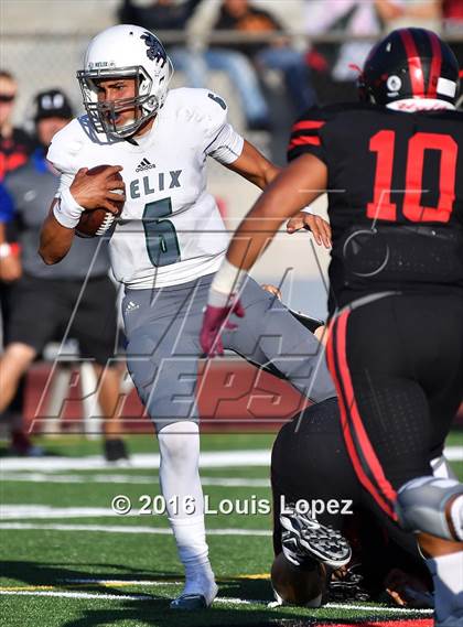 Thumbnail 2 in Helix vs. Clayton Valley Charter (Honor Bowl Series) photogallery.