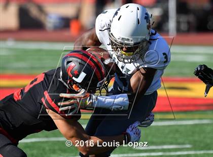 Thumbnail 2 in Helix vs. Clayton Valley Charter (Honor Bowl Series) photogallery.