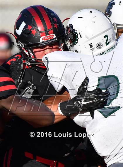 Thumbnail 2 in Helix vs. Clayton Valley Charter (Honor Bowl Series) photogallery.