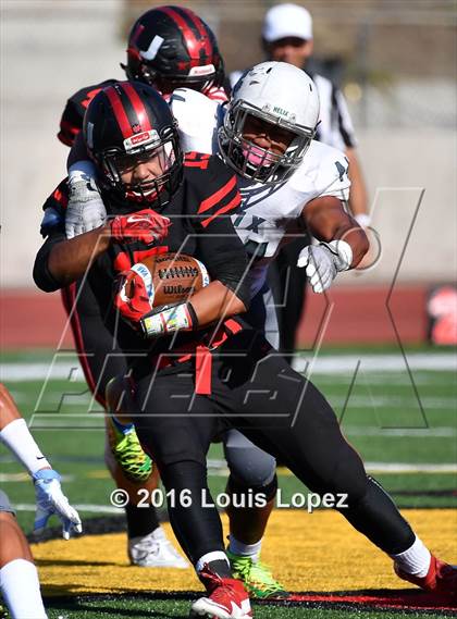 Thumbnail 1 in Helix vs. Clayton Valley Charter (Honor Bowl Series) photogallery.
