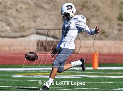 Thumbnail 2 in Helix vs. Clayton Valley Charter (Honor Bowl Series) photogallery.
