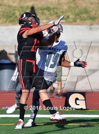 Thumbnail 2 in Helix vs. Clayton Valley Charter (Honor Bowl Series) photogallery.