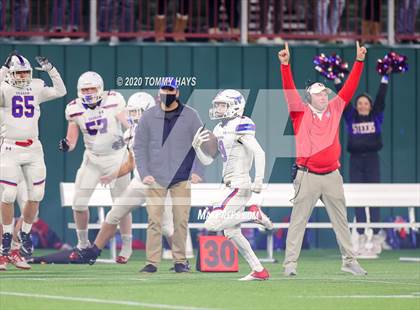 Thumbnail 2 in Graham @ Celina (UIL Class 4A Division 2  Region Final) photogallery.