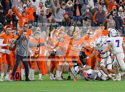 Thumbnail 3 in Graham @ Celina (UIL Class 4A Division 2  Region Final) photogallery.