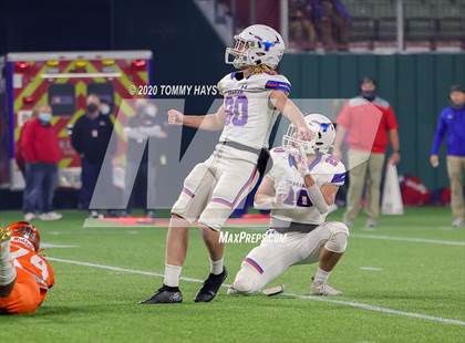 Thumbnail 3 in Graham @ Celina (UIL Class 4A Division 2  Region Final) photogallery.