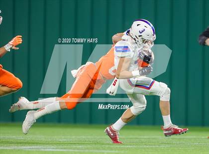 Thumbnail 2 in Graham @ Celina (UIL Class 4A Division 2  Region Final) photogallery.