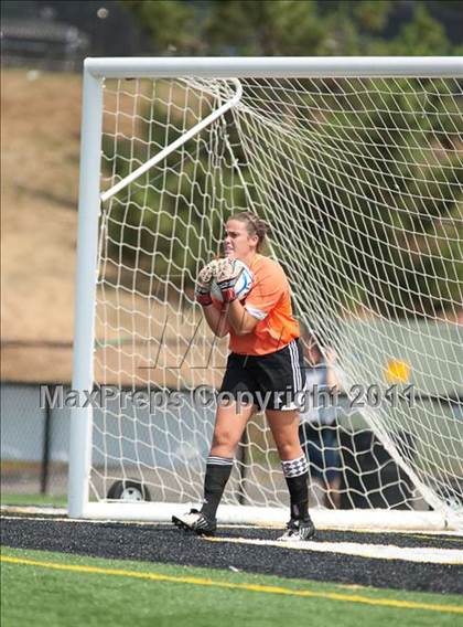 Thumbnail 2 in Cox vs. Heritage (VHSL AAA Semifinal) photogallery.