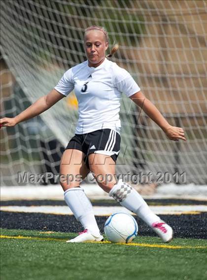 Thumbnail 3 in Cox vs. Heritage (VHSL AAA Semifinal) photogallery.